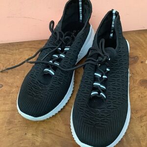 DANSKIN Stunt Women's Shoes Size 9  Sneakers Vegan Textile Upper